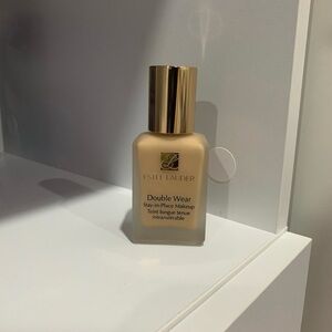 Estee Lauder Double Wear Foundation 2N1 Dessert Beige